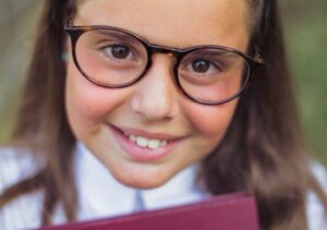 Gafas para miopía infantil en Valencia - Niña