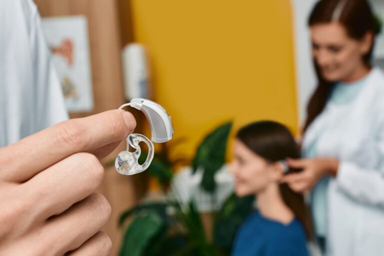 Audífonos oticon en Valencia - Niña