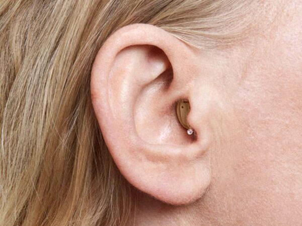 ayudas para audífonos en Valencia - invisible