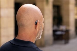 audífonos Phonak en Valencia - persona