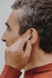 óptica para audífonos en Valencia - Hombre