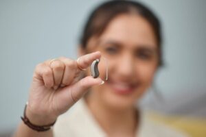 Audífonos Signia en Valencia - Dedos