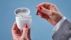 audífonos Signia en Valencia - Mujer